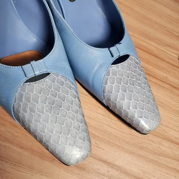 Salvatore Ferragamo Blue and Gray Flats with Pointed Toe Size 9.5 - Picture 3 of 9